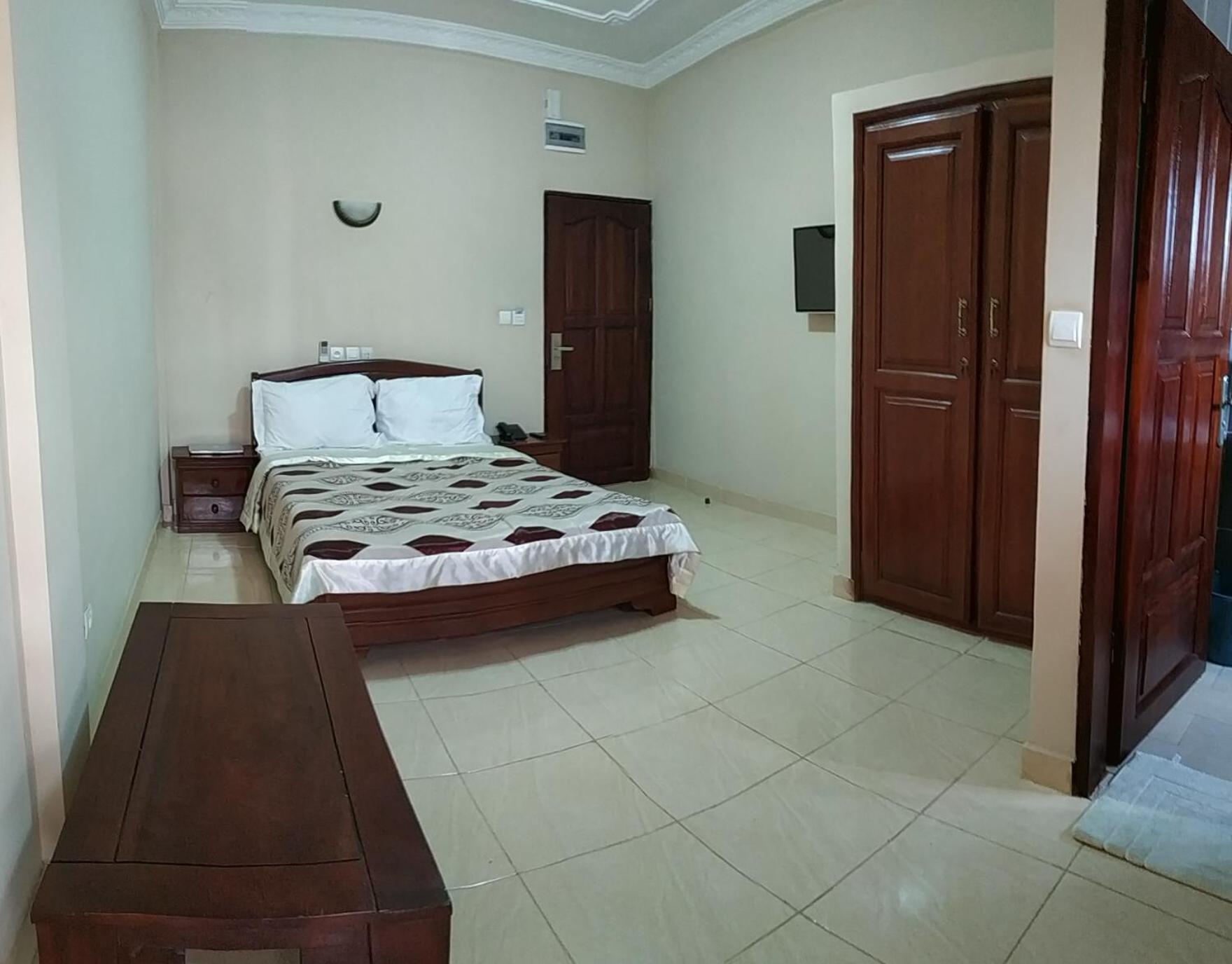 Nikita Hotel Yaoundé Esterno foto