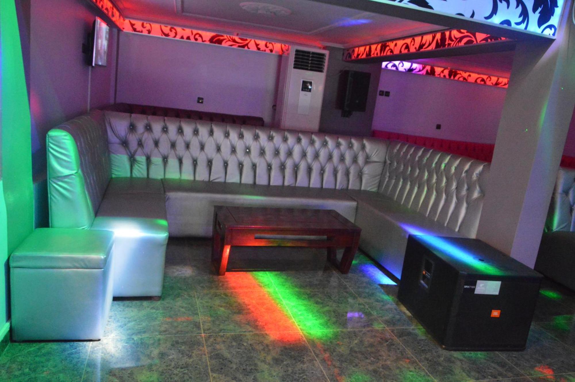 Nikita Hotel Yaoundé Esterno foto