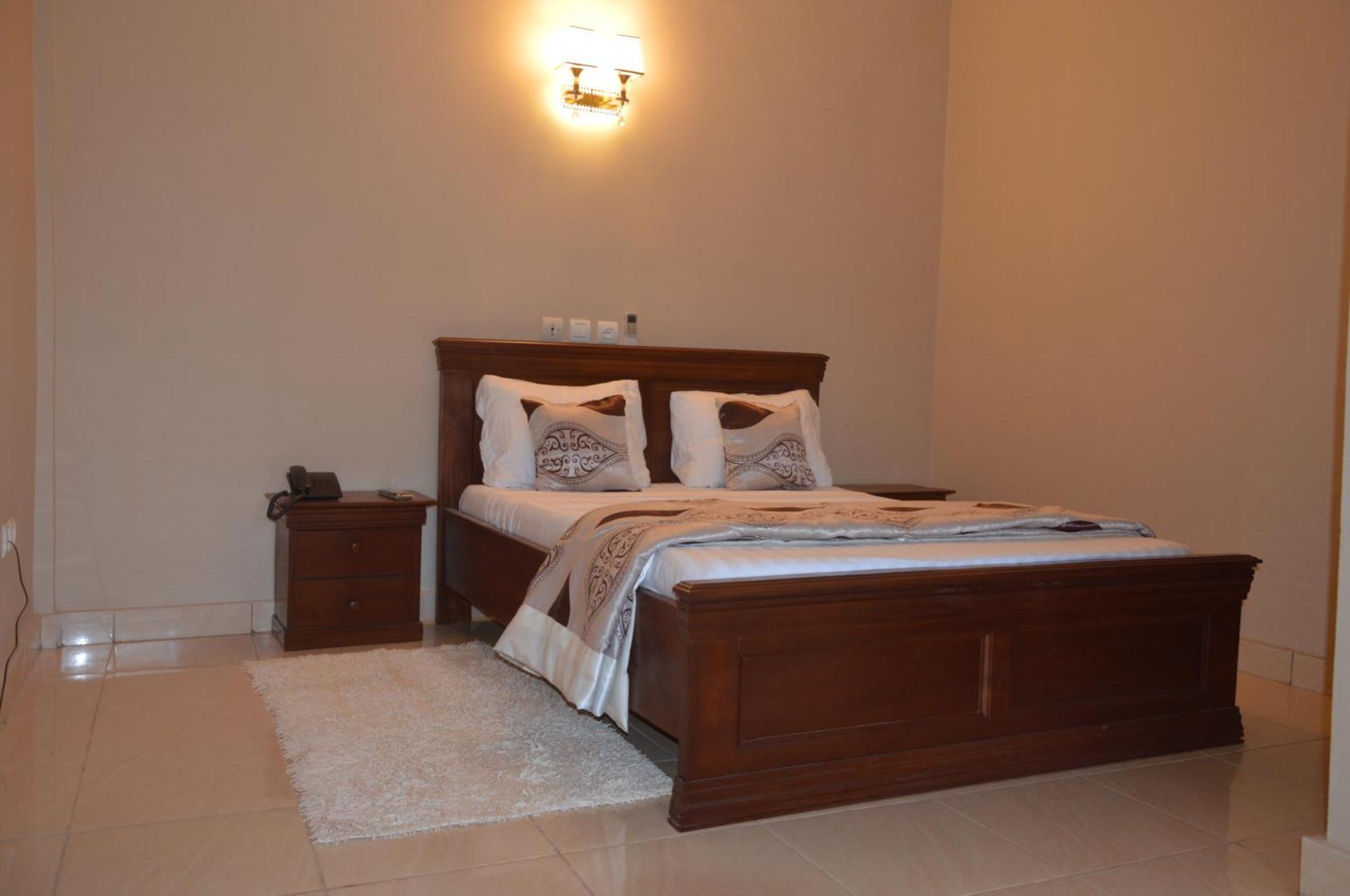 Nikita Hotel Yaoundé Esterno foto