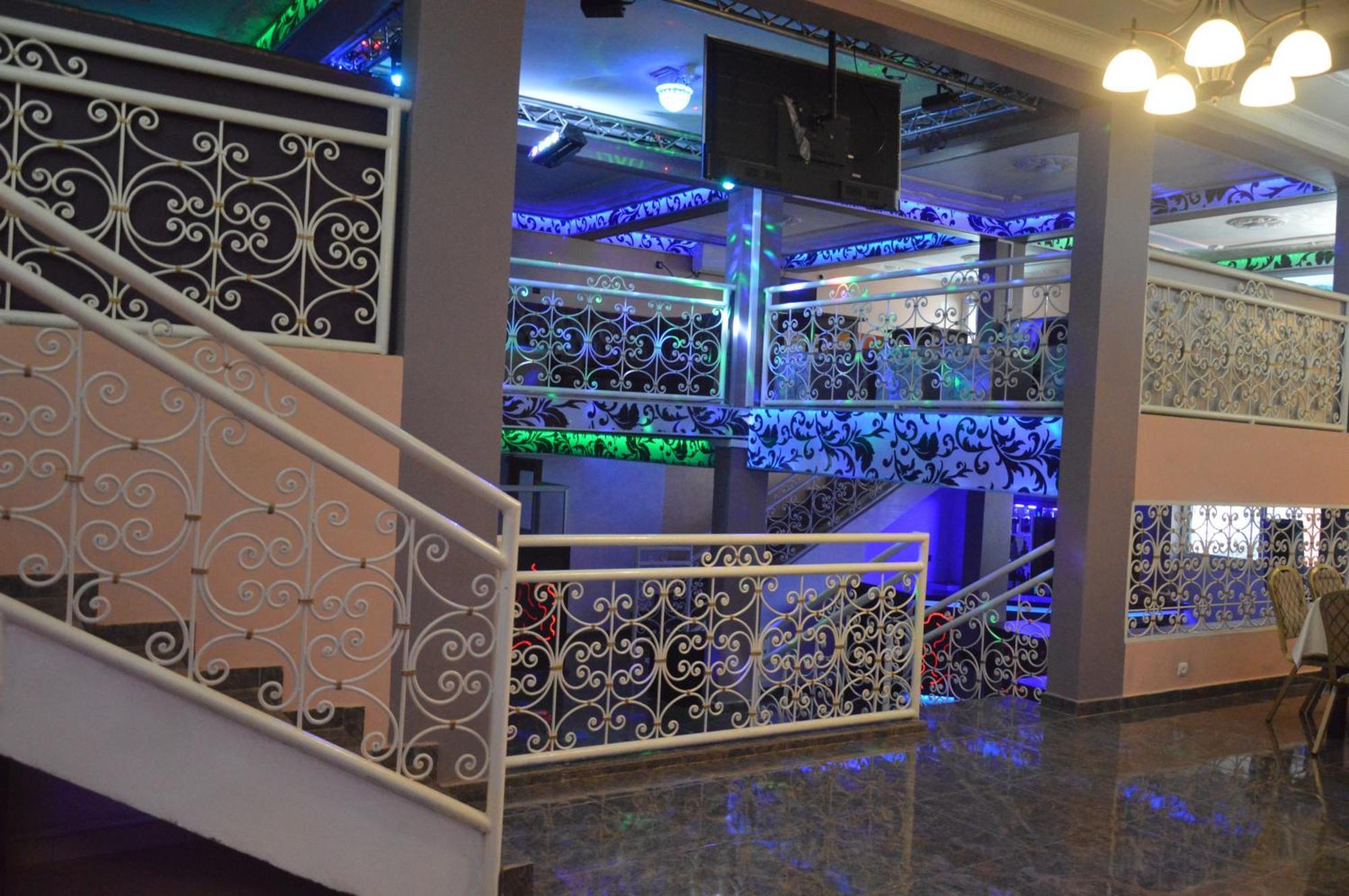 Nikita Hotel Yaoundé Esterno foto