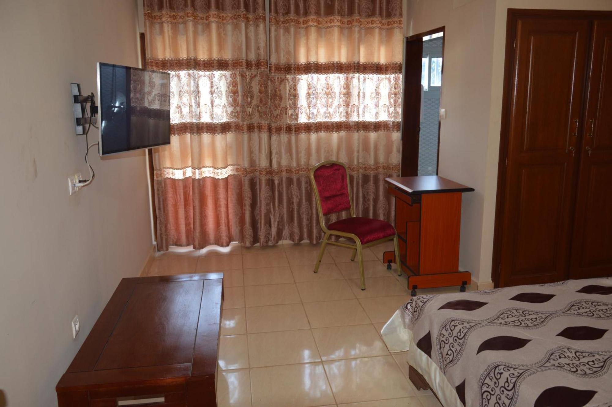 Nikita Hotel Yaoundé Esterno foto