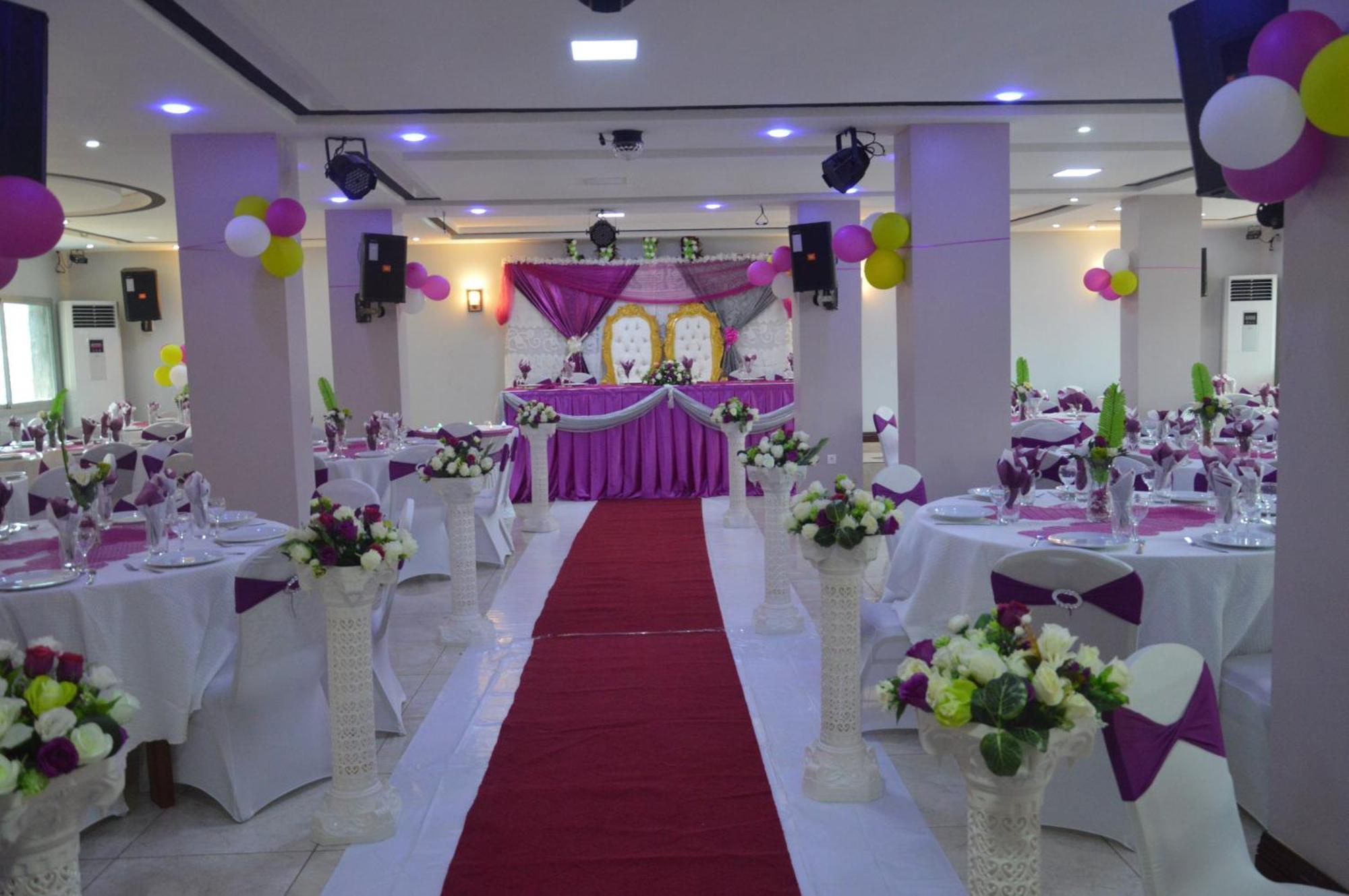 Nikita Hotel Yaoundé Esterno foto