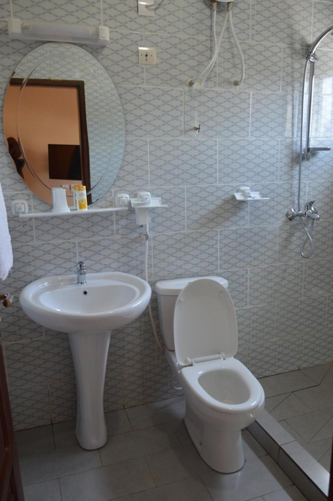 Nikita Hotel Yaoundé Esterno foto
